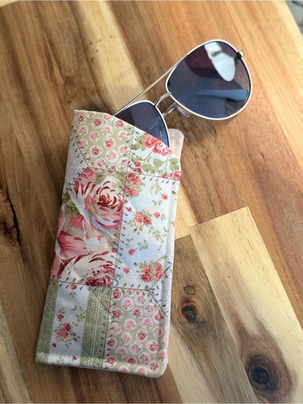 Floral Patchwork Quilted Sunglasses Sleeve - Pink & Cream